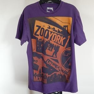 Zoo York skateboard NY city t-shirt. EUC